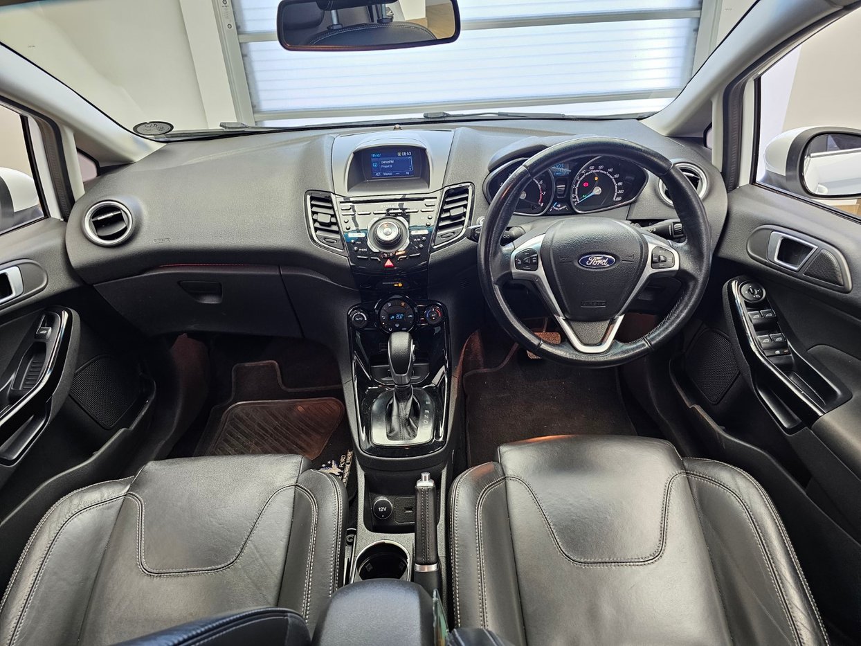 2017 FORD FIESTA Titanium 5