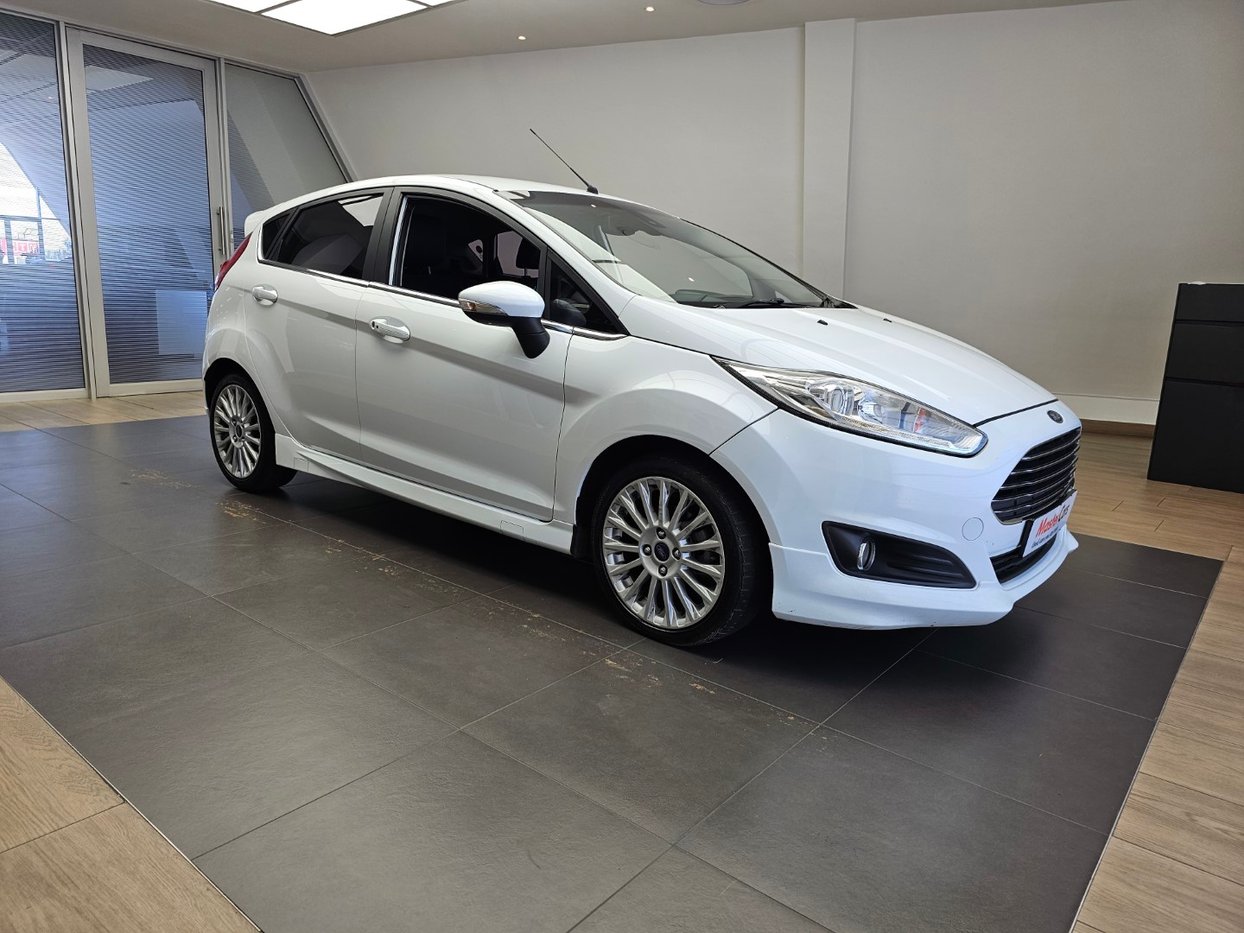 2017 FORD FIESTA Titanium 2